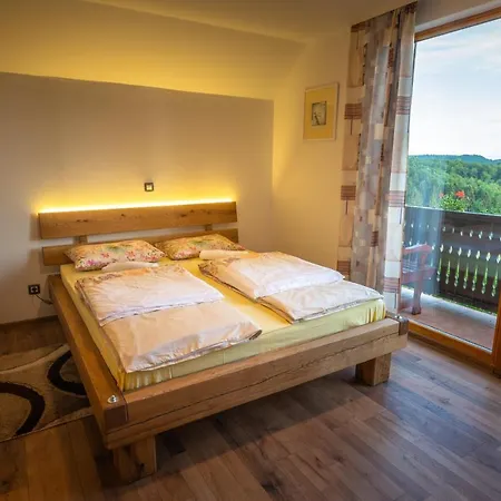 Vineyard Krivic Tatil Evi Trebelno